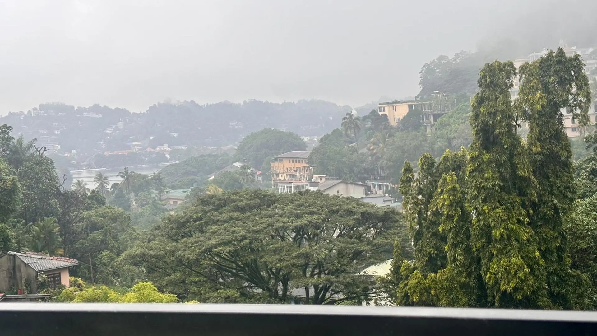 Misty Hills Lakeview Lounge Kandy Domek letniskowy