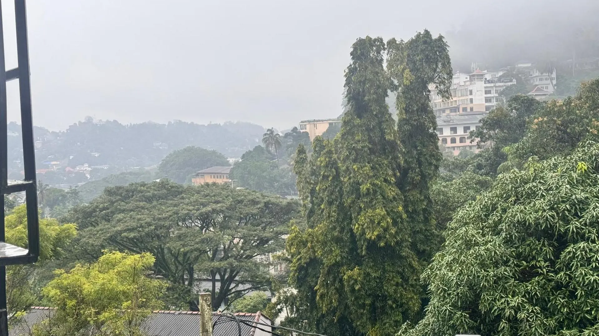 Misty Hills Lakeview Lounge Kandy Sri Lanka