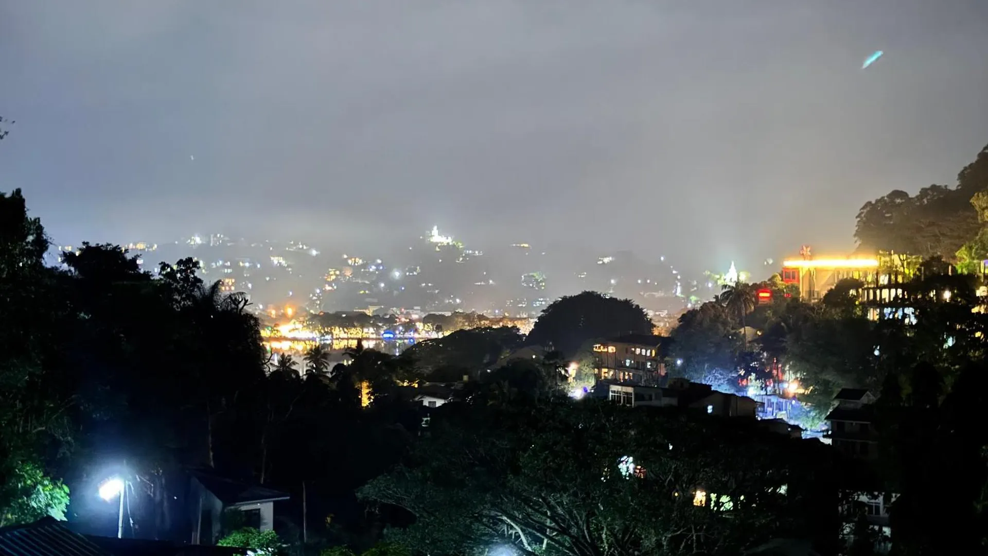 Domek letniskowy Misty Hills Lakeview Lounge Kandy Sri Lanka