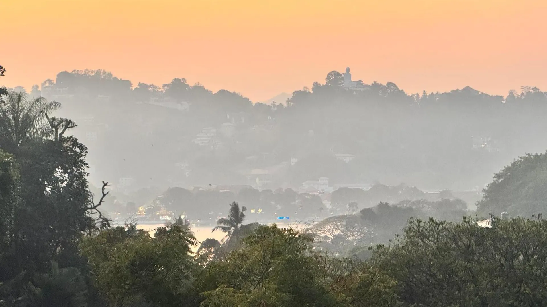 Misty Hills Lakeview Lounge Kandy Domek letniskowy